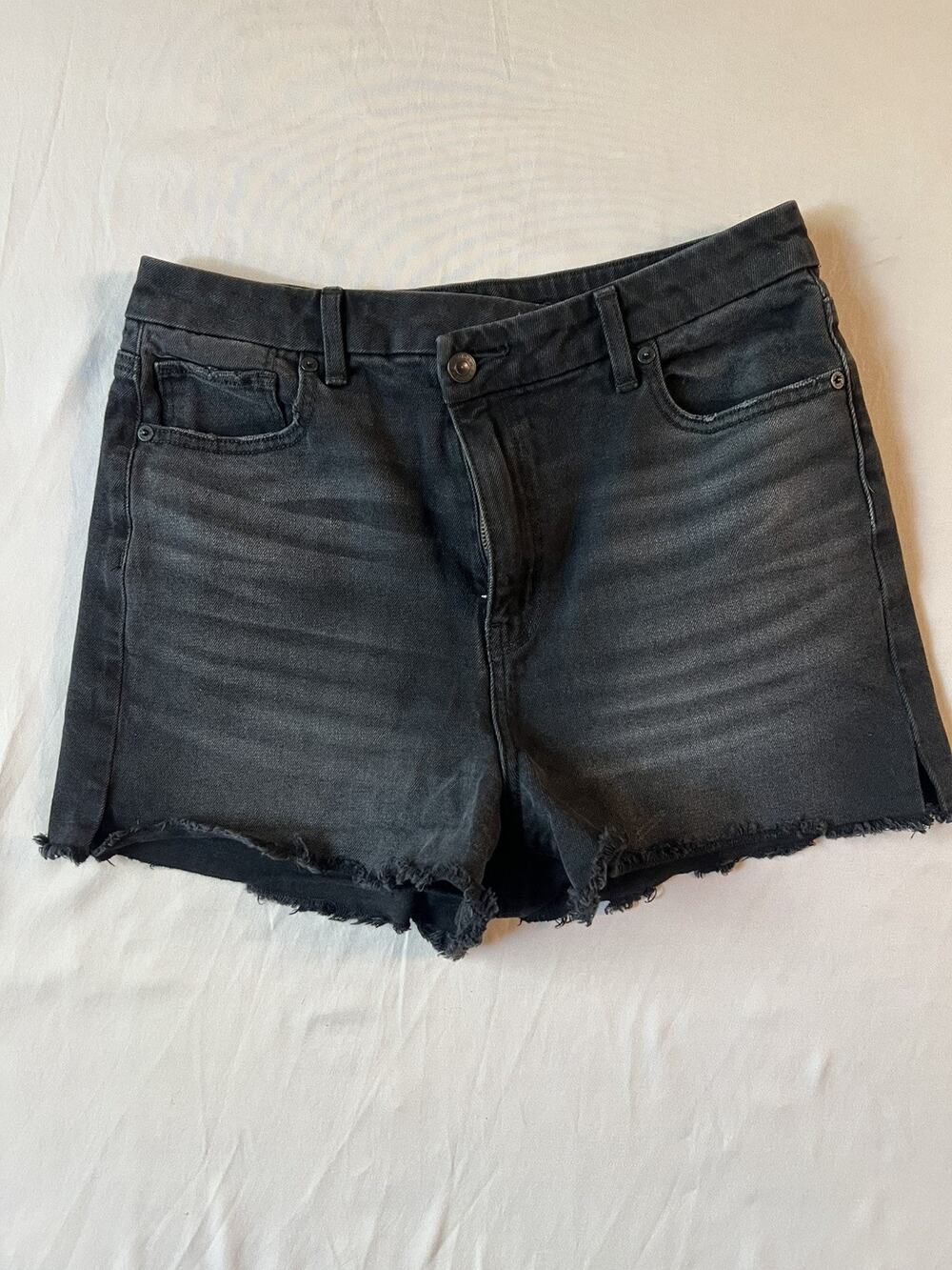 American Eagle Black Denim Shorts Sz 10 Stretch Raw Distressed Hem High Waisted